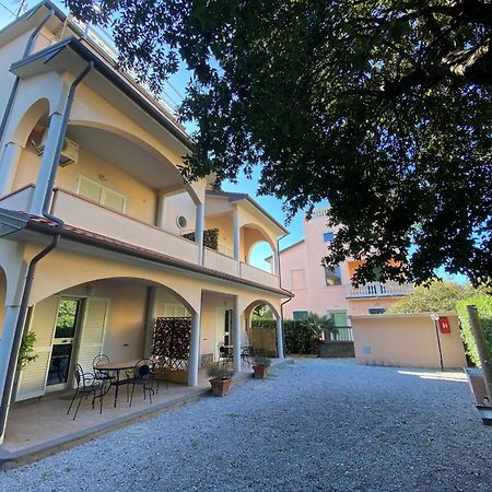 Villa Il Boschetto Сан Винченцо Екстериор снимка