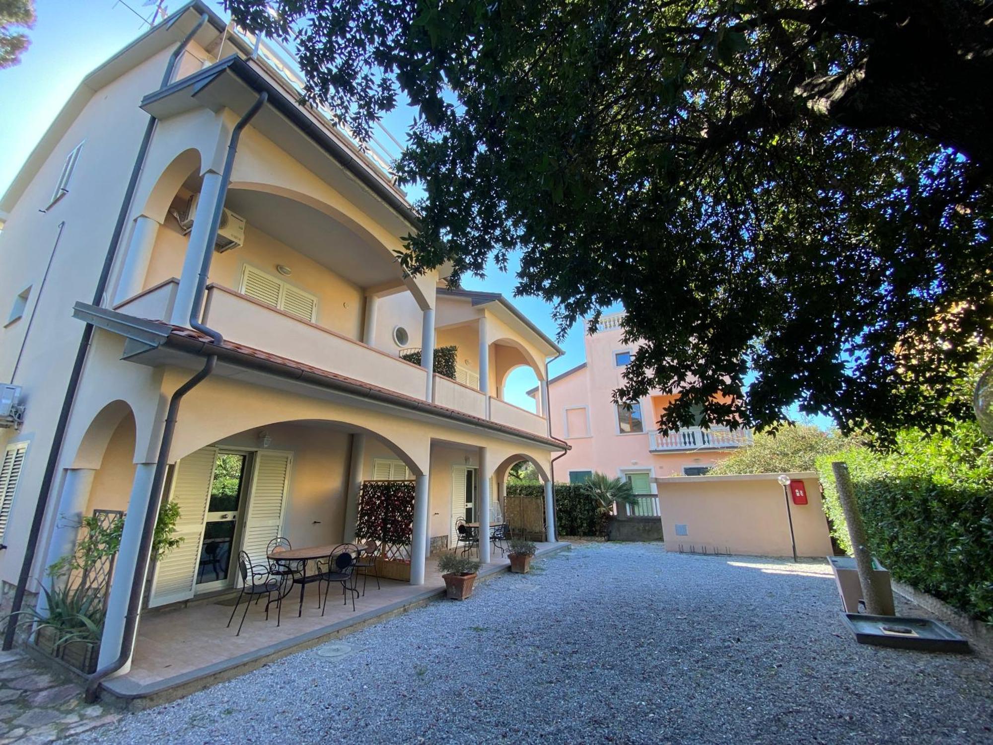 Villa Il Boschetto Сан Винченцо Екстериор снимка